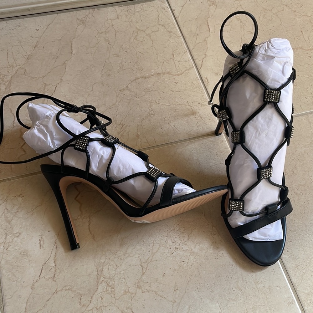 New black high heels shoes